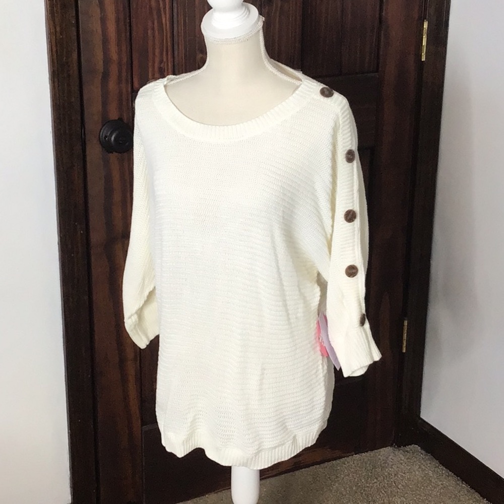 Juniper Ln maternity size XL cream sweater